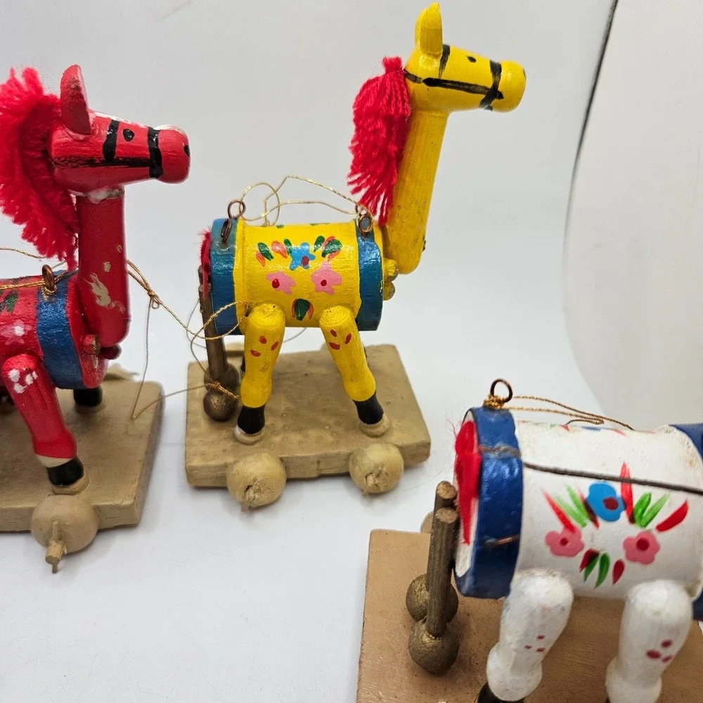 VTG (4) Wooden‎ Horse Ornaments Folk Art Rustic Christmas Decor Hand Painted